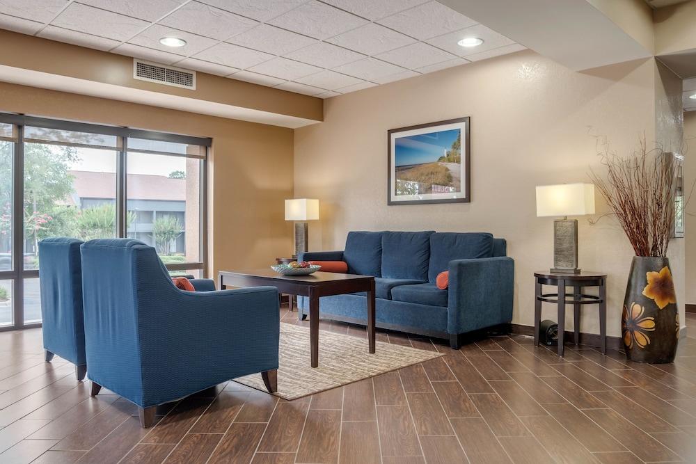 Comfort Suites Tallahassee Capitol - University Area Экстерьер фото