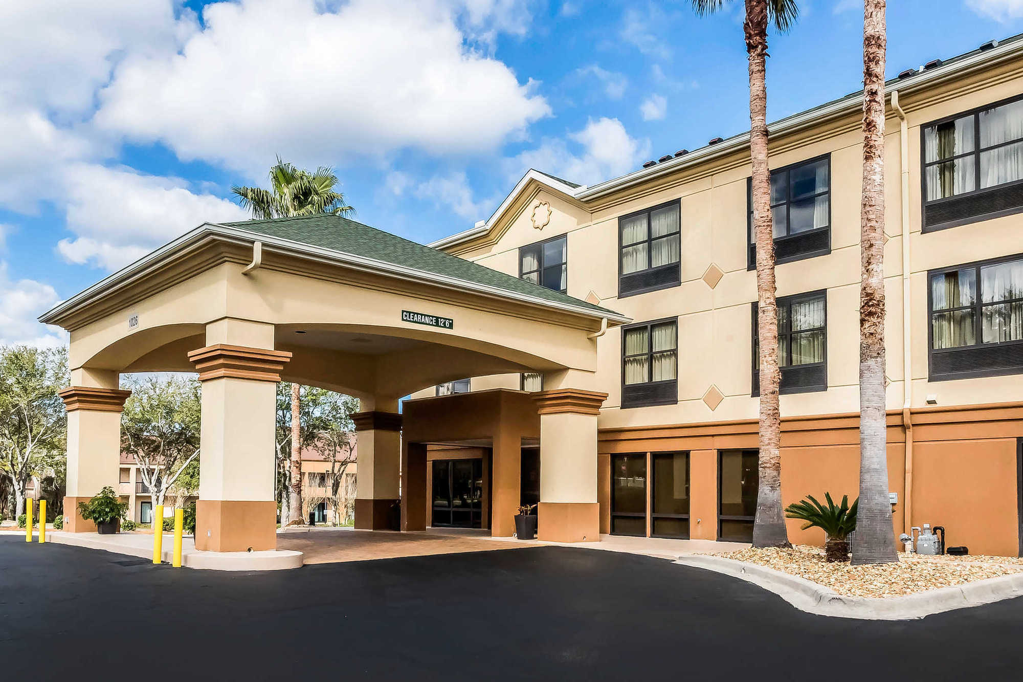 Comfort Suites Tallahassee Capitol - University Area Экстерьер фото