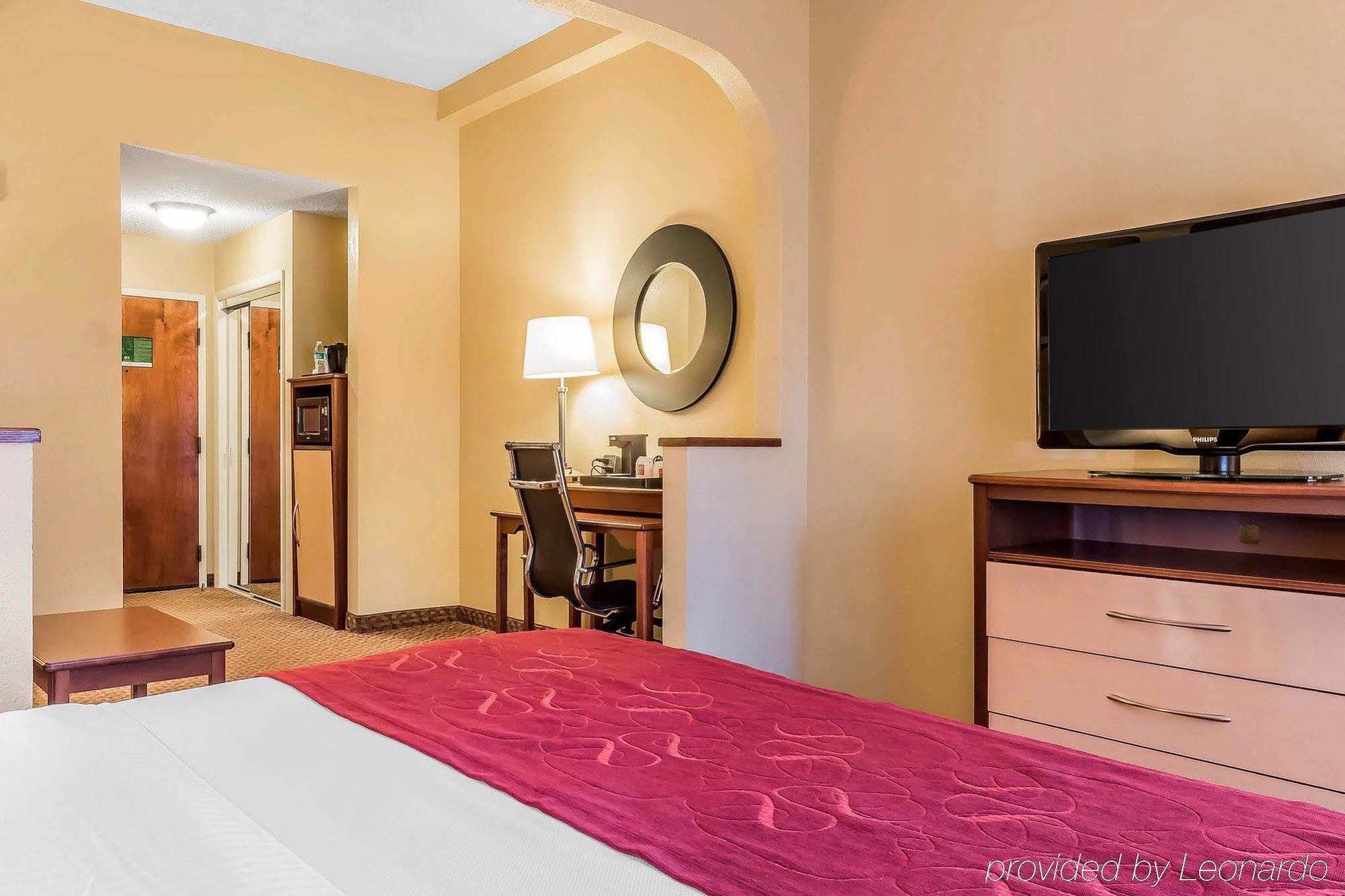 Comfort Suites Tallahassee Capitol - University Area Экстерьер фото